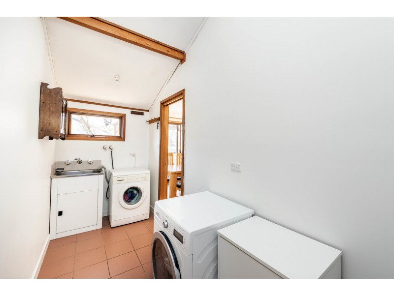 10 Kidston Crescent, Curtin ACT 2605