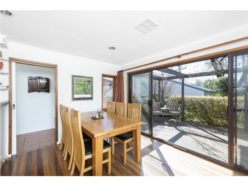 10 Kidston Crescent, Curtin ACT 2605