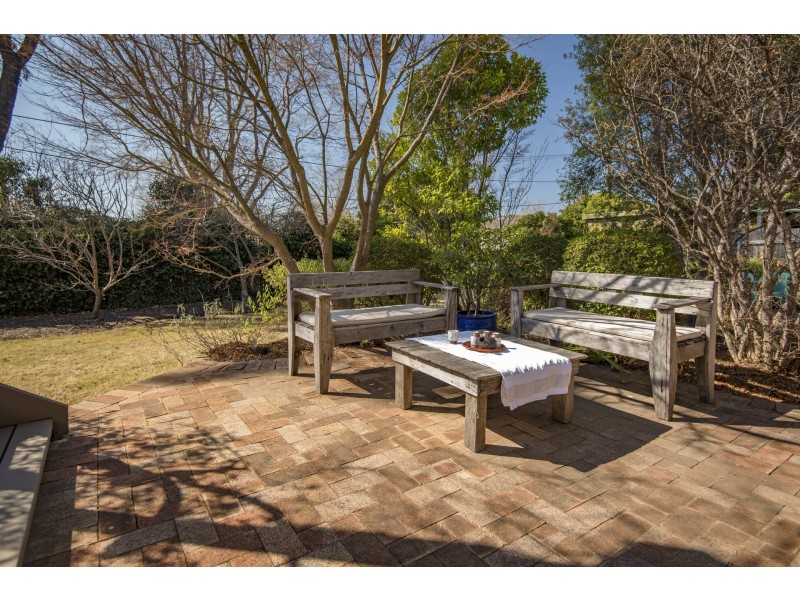 10 Kidston Crescent, Curtin ACT 2605