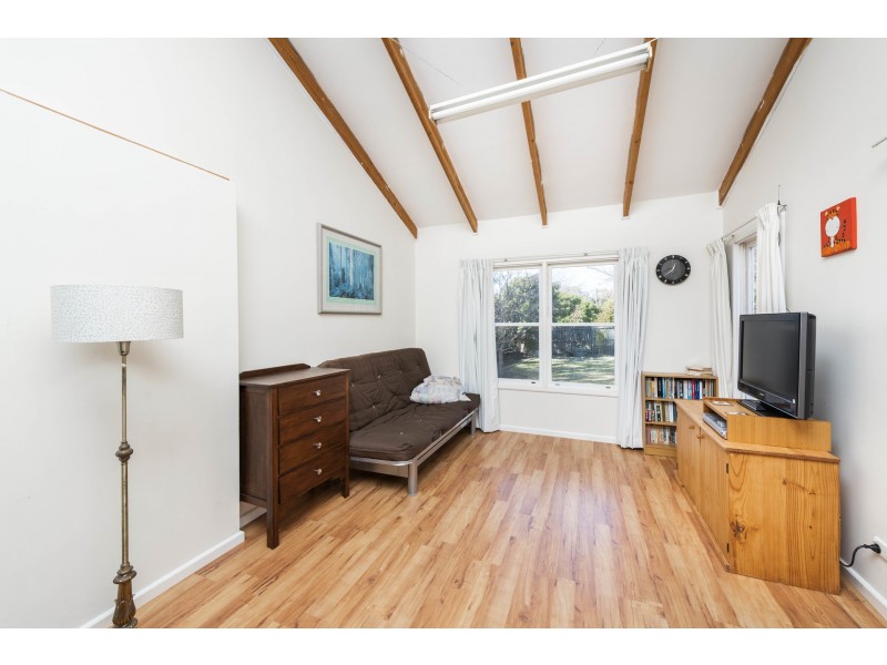 10 Kidston Crescent, Curtin ACT 2605