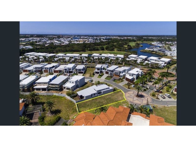 7832 PAVILIONS CLOSE, Hope Island QLD 4212