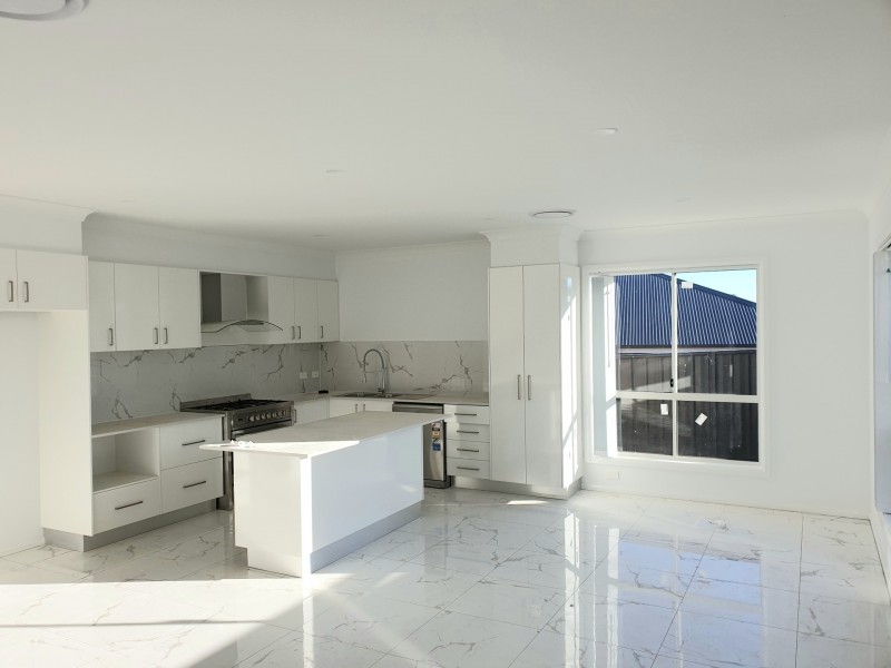 .27 William Maker Drive, Orange NSW 2800