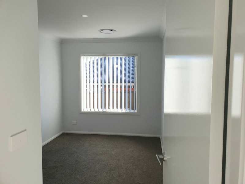 .27 William Maker Drive, Orange NSW 2800