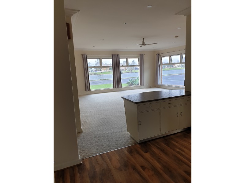 1/34 Patawalonga Frontage, Glenelg North SA 5045