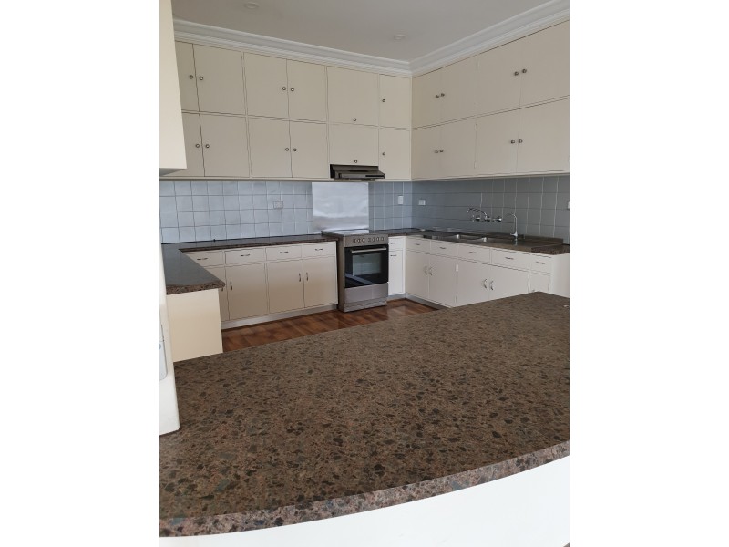 1/34 Patawalonga Frontage, Glenelg North SA 5045