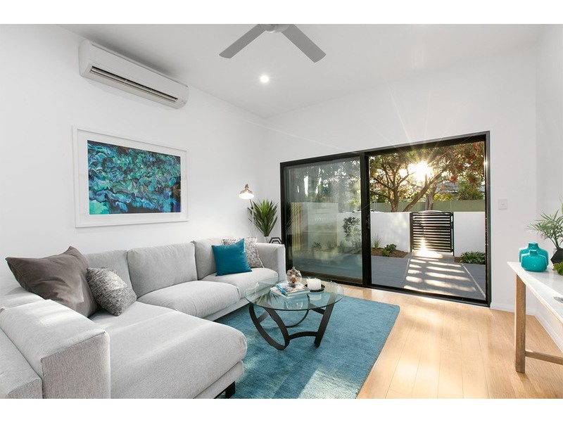 2/1 Livingstone St, Yeerongpilly QLD 4105