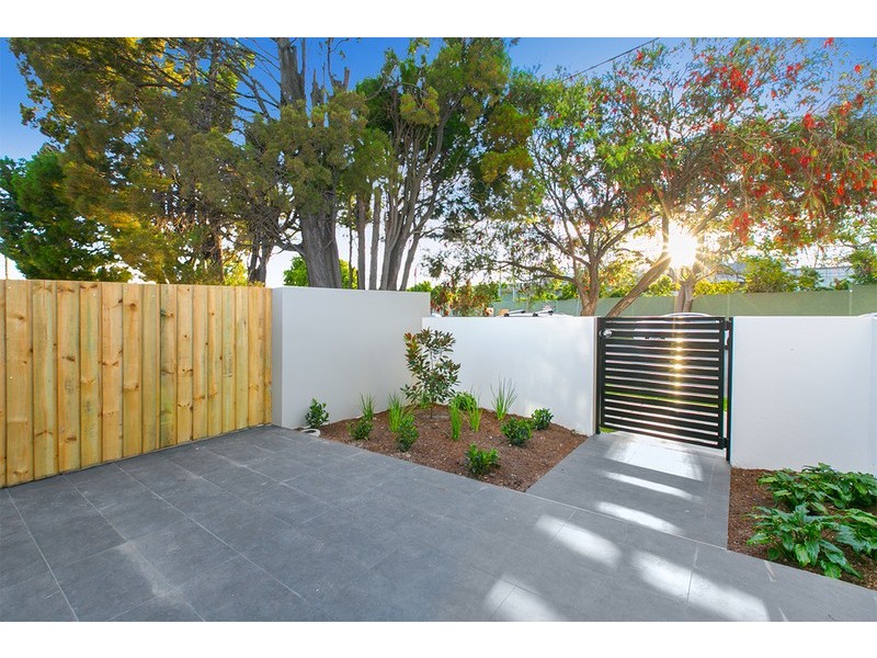 2/1 Livingstone St, Yeerongpilly QLD 4105