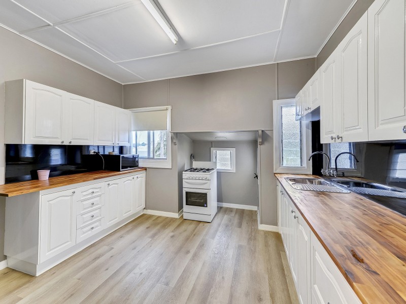 3 Albert street, North Ipswich QLD 4305
