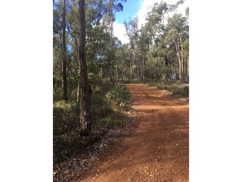 10 Marshwood Place, Sawyers Valley WA 6074