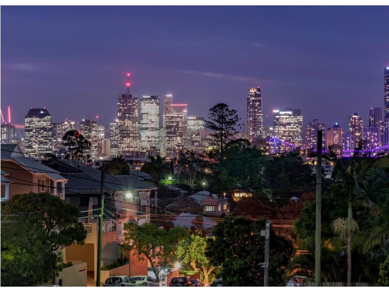 63 Miles Street, Hawthorne QLD 4171