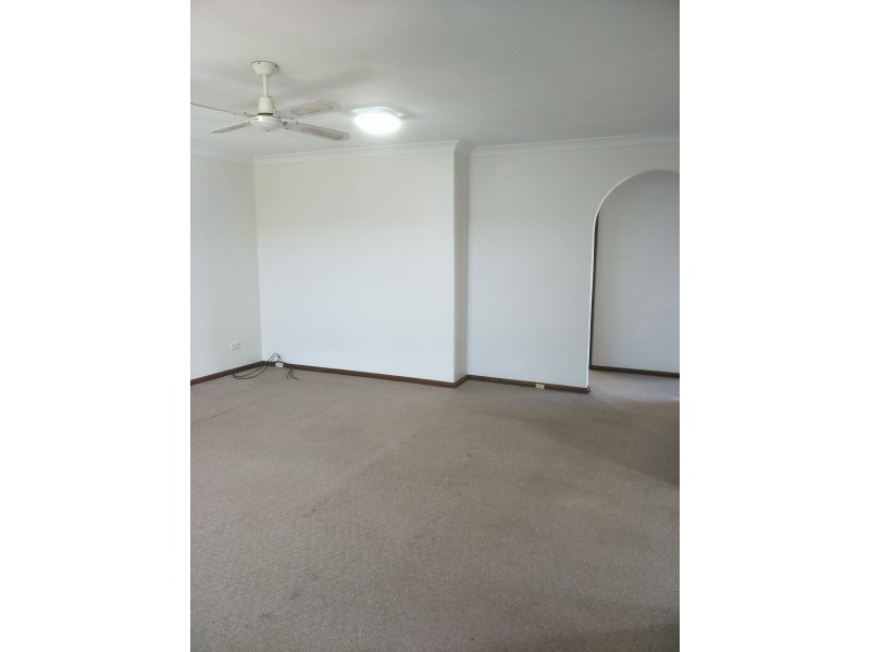 2/44 Regal Way, Valentine NSW 2280