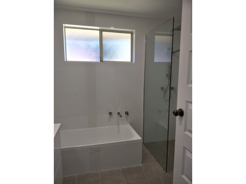 2/44 Regal Way, Valentine NSW 2280