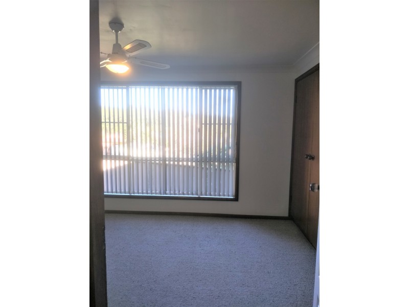 2/44 Regal Way, Valentine NSW 2280