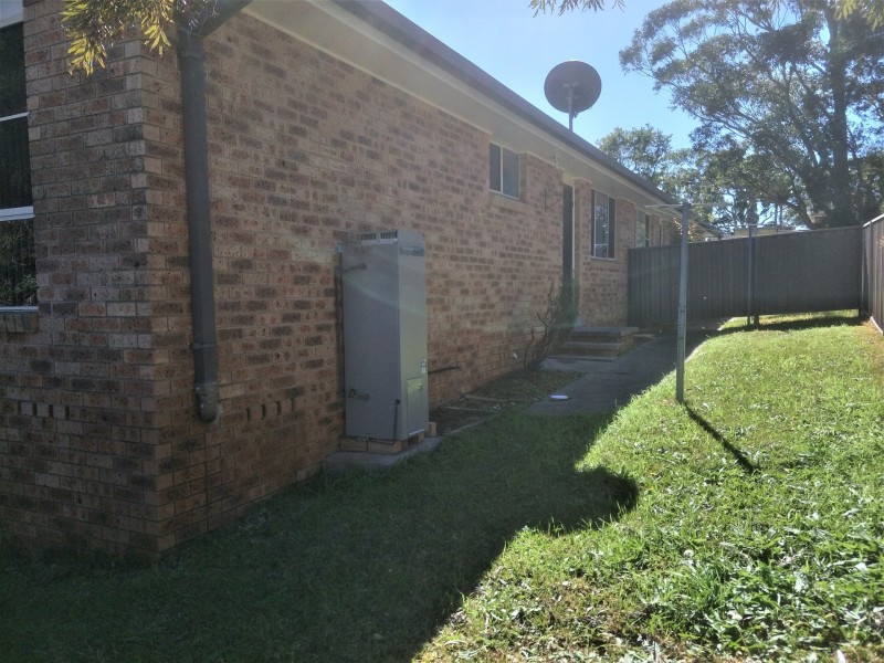 2/44 Regal Way, Valentine NSW 2280