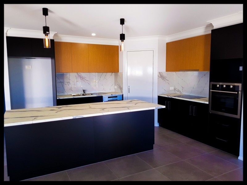 2//6 Farrer Street, Cranley QLD 4350