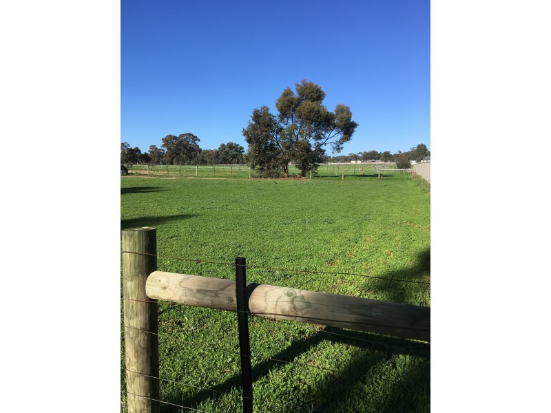 64 Ross St, Bendigo VIC 3550