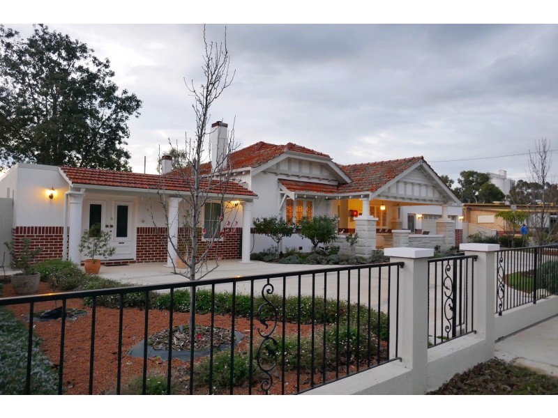 374 FITZGERALD ST WEST, Northam WA 6401