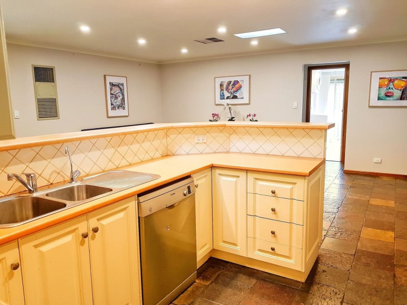 16 Rudge Close, Happy Valley SA 5159