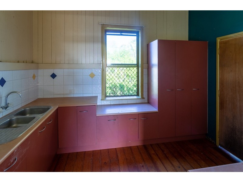 28 Dudleigh Street, Booval QLD 4304