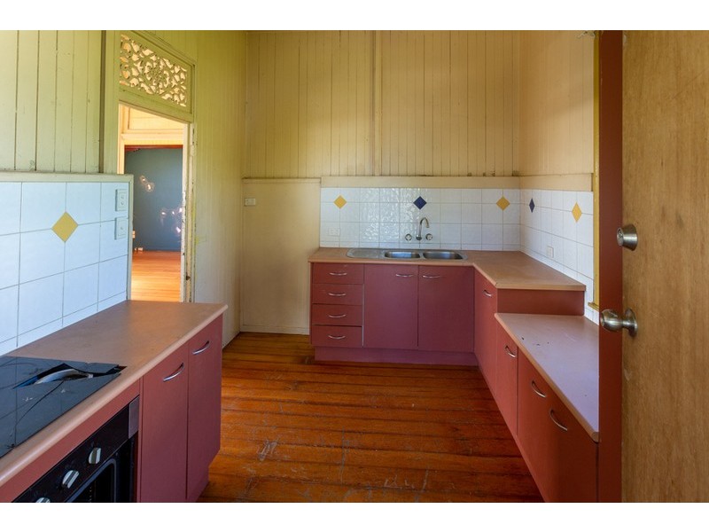 28 Dudleigh Street, Booval QLD 4304