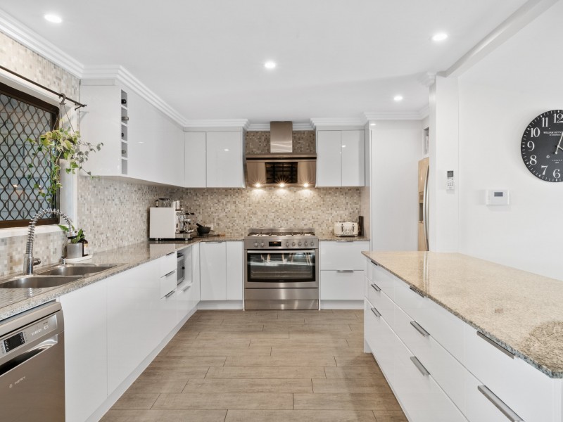 11 Hibbertia Court, Springwood QLD 4127