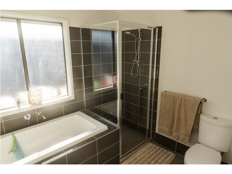 49 Brewers rd, Cooran QLD 4569