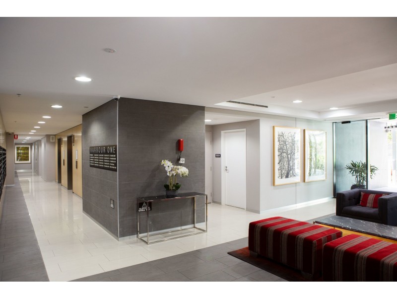 10601/8 harbour rd, Hamilton QLD 4007