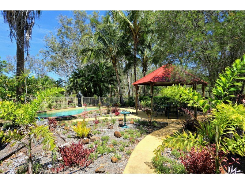 92 Melcer Road, Elliott Heads QLD 4670