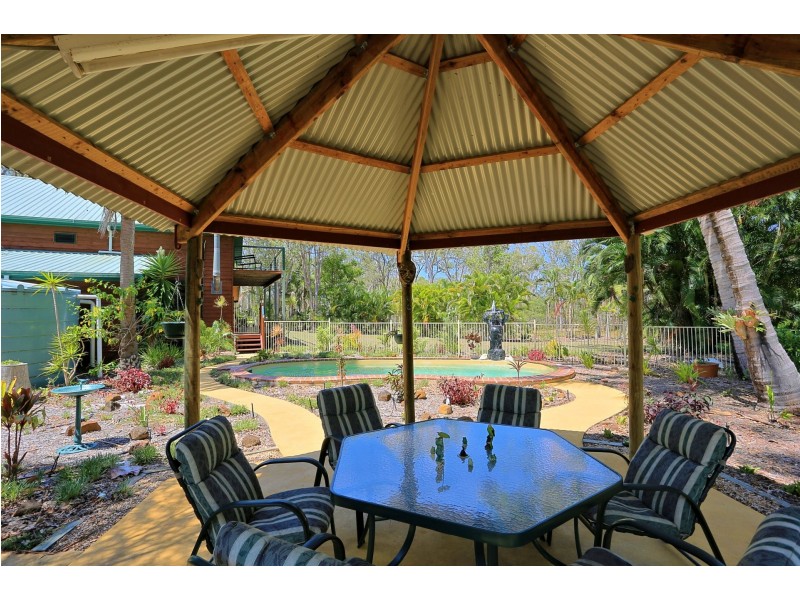 92 Melcer Road, Elliott Heads QLD 4670