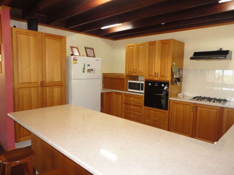 92 Melcer Road, Elliott Heads QLD 4670