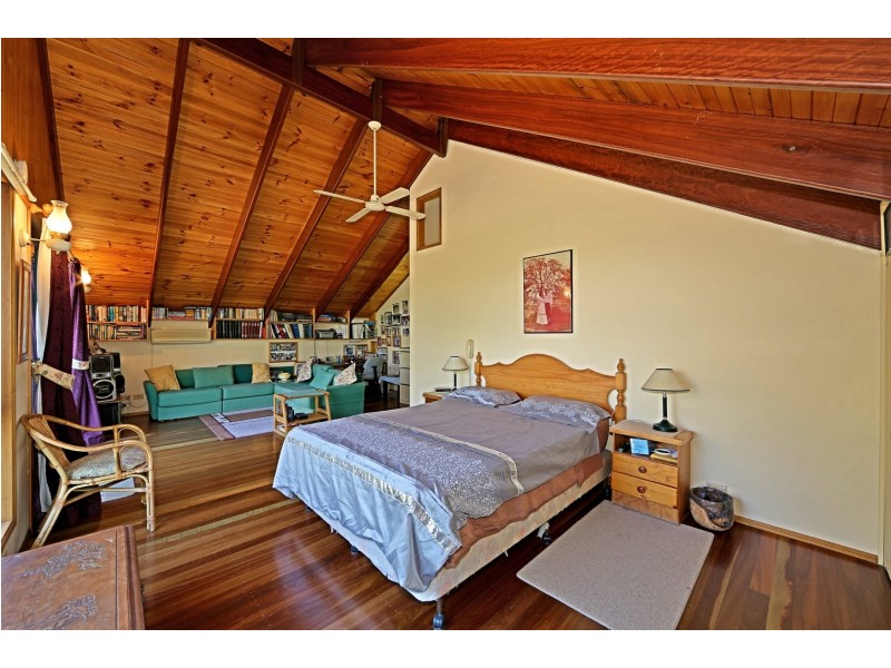 92 Melcer Road, Elliott Heads QLD 4670