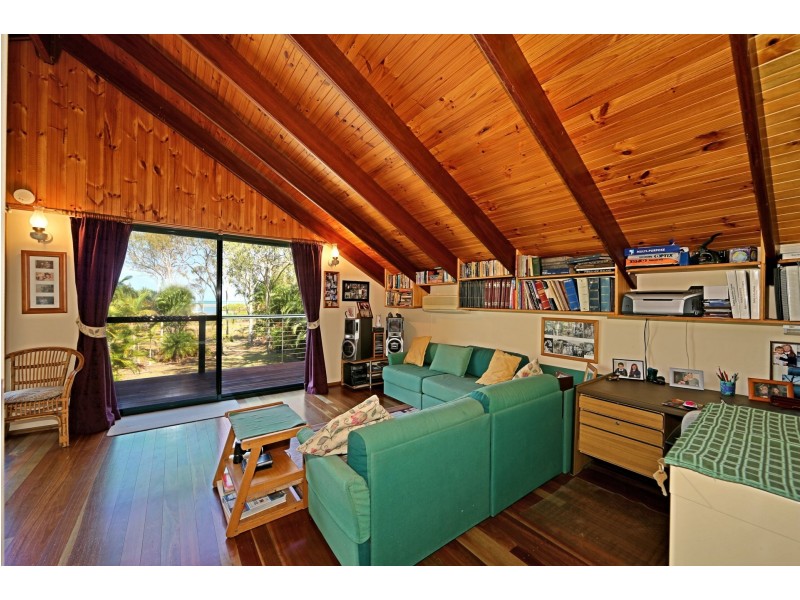 92 Melcer Road, Elliott Heads QLD 4670