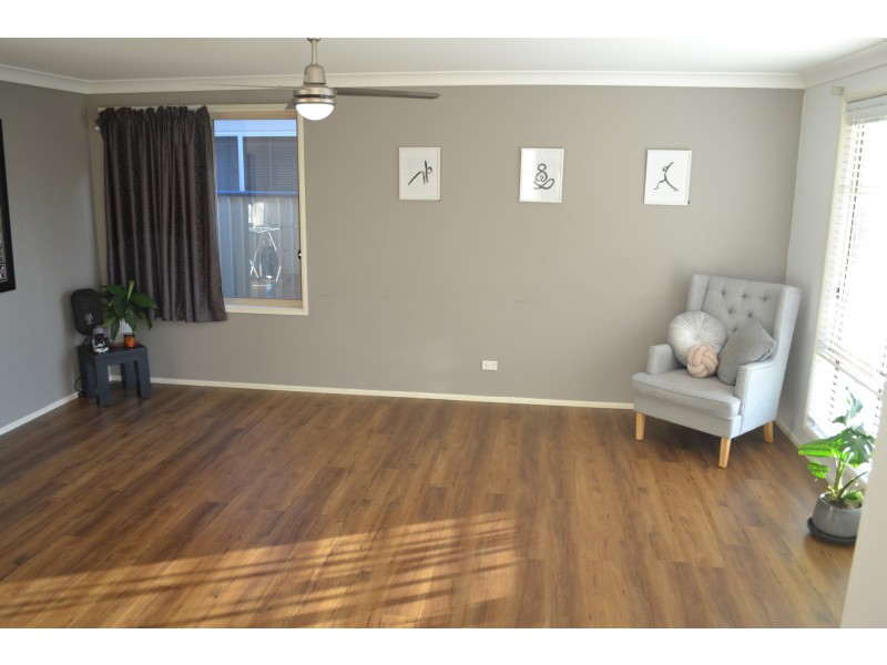 13 EDWARD AVE, Kings Point NSW 2539