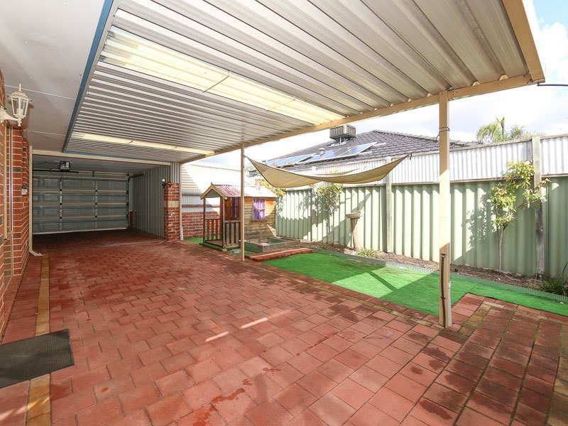 33 Wundu Entrance, South Guildford WA 6055