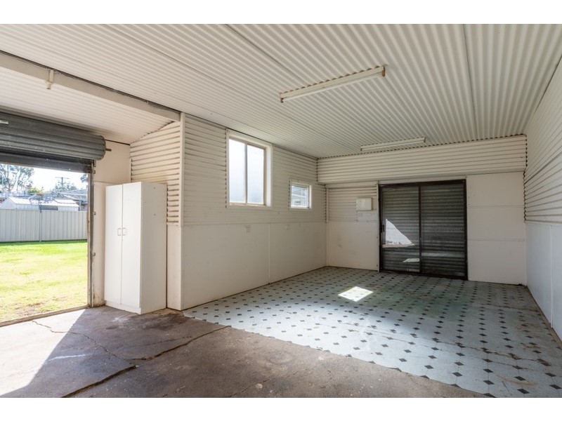 15 Railway Street, Cessnock NSW 2325