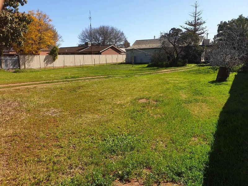 72 Finley Street, Finley NSW 2713