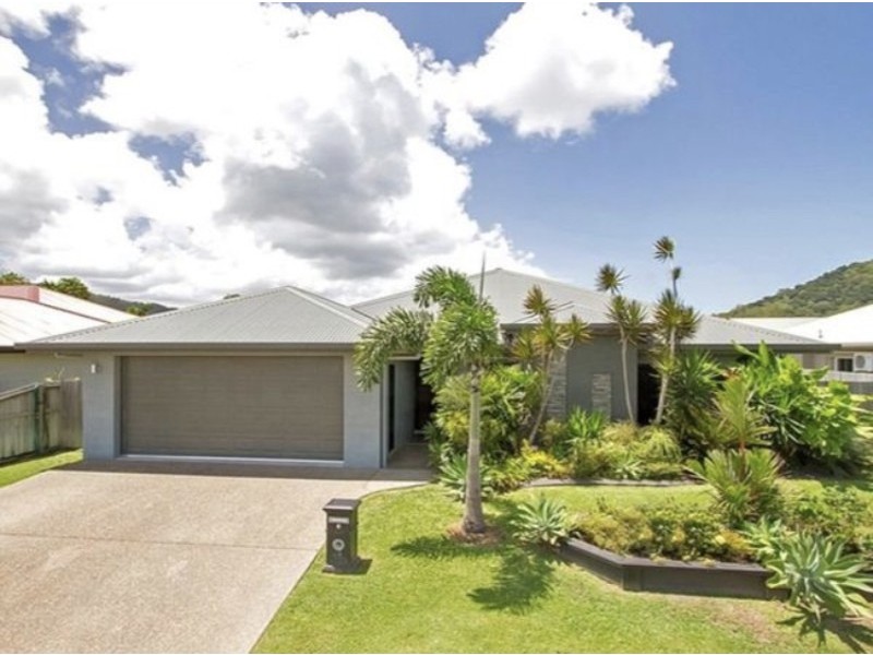 8 Moojeeba Way, Trinity Park QLD 4879