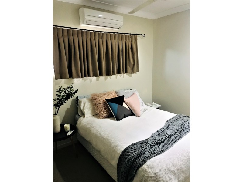 8 Moojeeba Way, Trinity Park QLD 4879