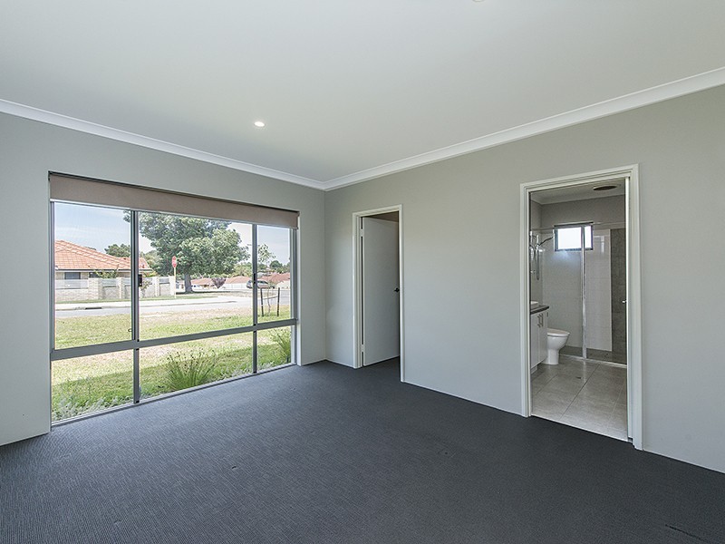 41 Smiths Avenue, Redcliffe WA 6104