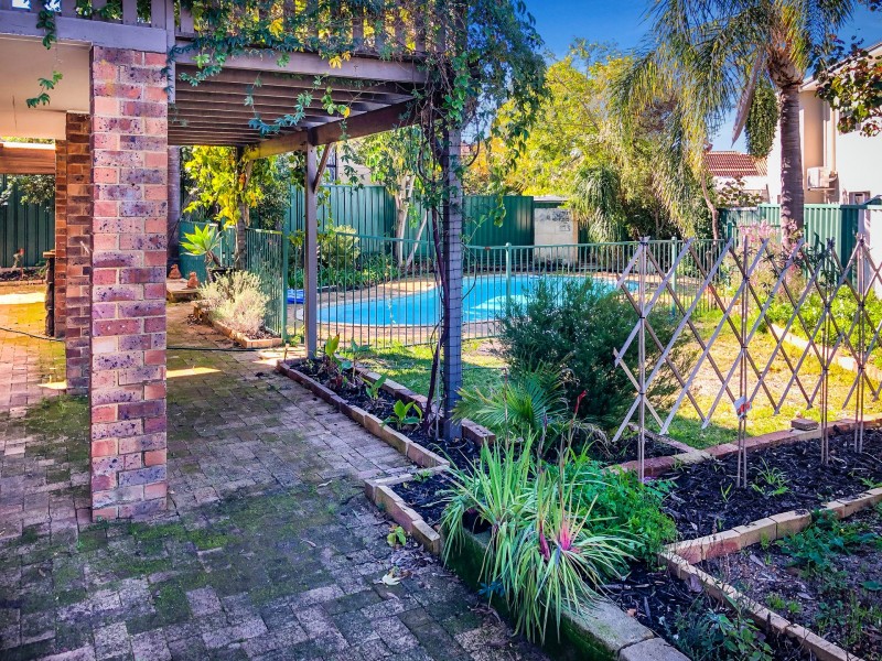 3 Riverview Rise, Wilson WA 6107