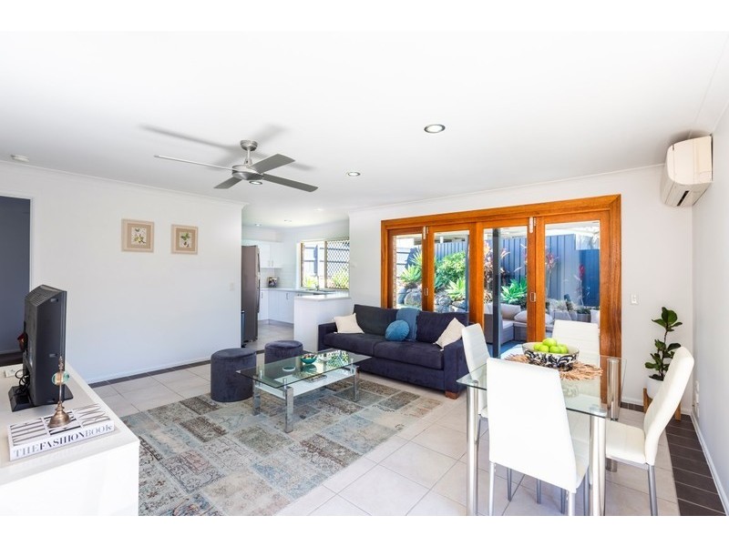 2/18 Cabot Court, Merrimac QLD 4226