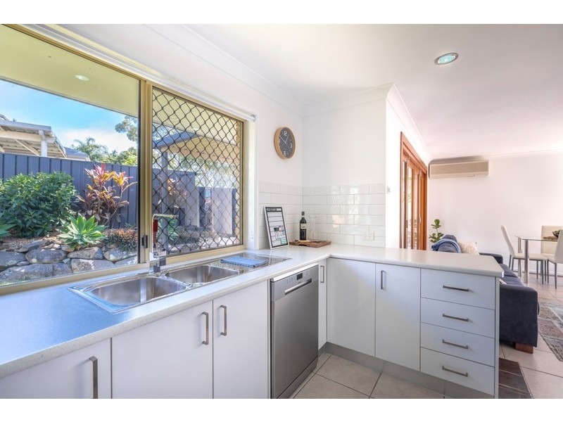 2/18 Cabot Court, Merrimac QLD 4226