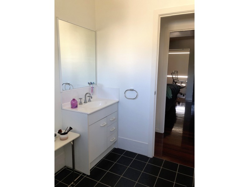 7 Ambrose St, Brighton QLD 4017