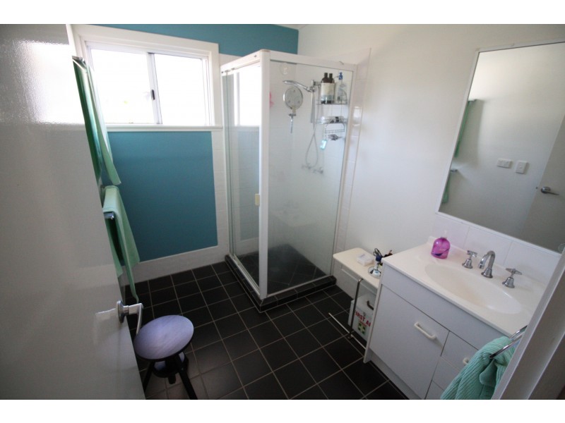 7 Ambrose St, Brighton QLD 4017