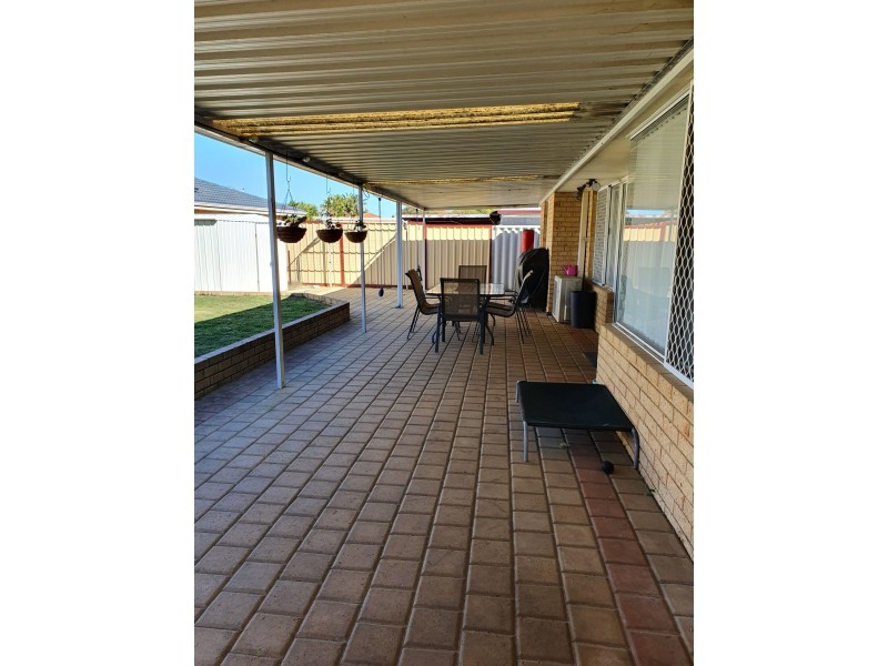 23 Charnley Gardens, Waikiki WA 6169