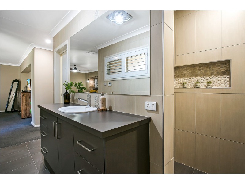 13 Windmill Drive, Moore Creek NSW 2340