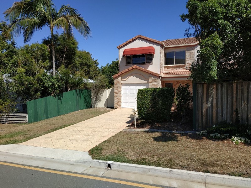 2/14 Phillip Street, Labrador QLD 4215