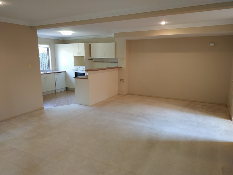 2/14 Phillip Street, Labrador QLD 4215