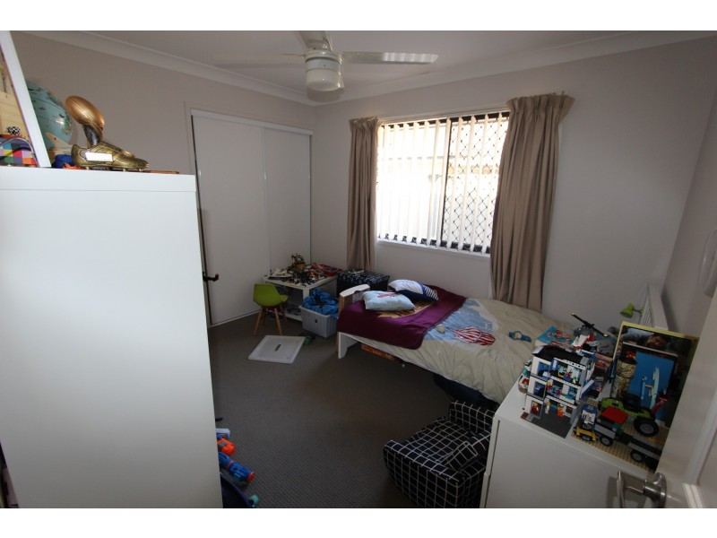 8 Sasha St, Wynnum West QLD 4178