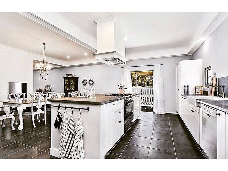 18 Amaroo Place, Cooroibah QLD 4565